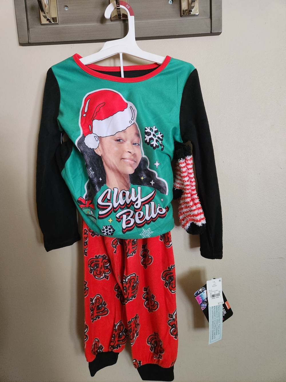 Nickelodeon  "Slay Bells" Holiday Pajama Set For Girls Size S(4/5)